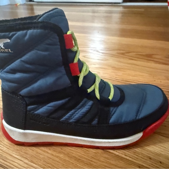 Like New Sorel Kids Boots - Size 3.5 - Picture 2 of 5